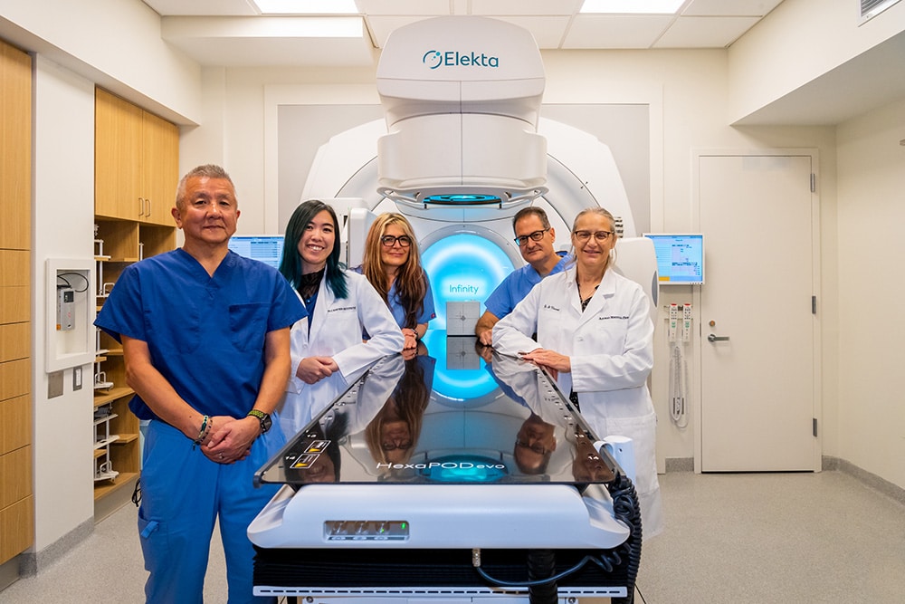 AMC staff with the new Elekta Versa HD linear accelerator 