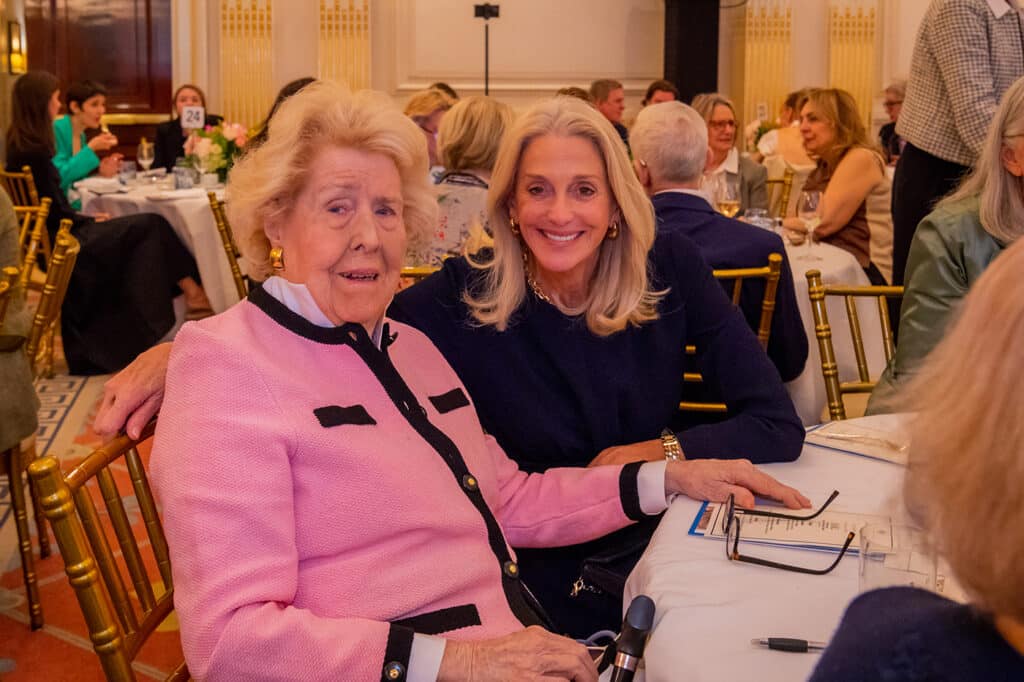 Lisa Schiff (AMC Trustee) and Ann Unterberg - Photo by Joy Glenn - JOY_1653