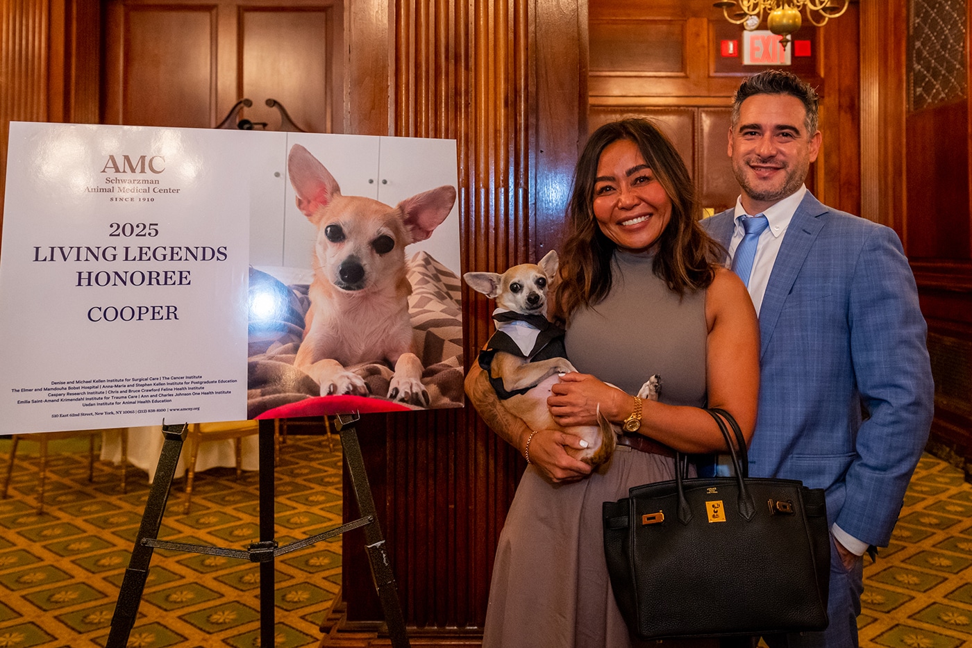 Living Legend Cooper with Owner Elke Phelan and Cesar Trevino - Photo Joy Glenn - JOY_4623